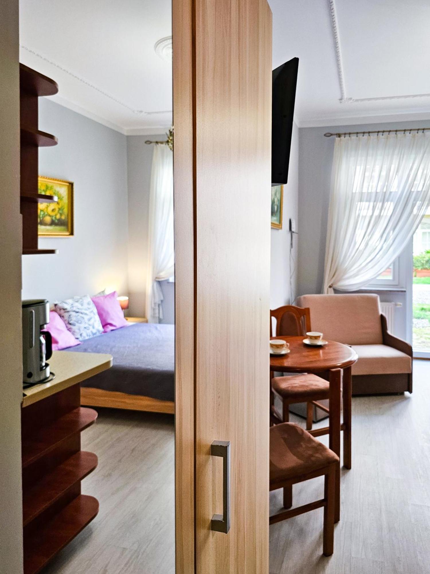 Visit Baltic - Trzy Korony Apartment ชวีโนวิชแจ ภายนอก รูปภาพ